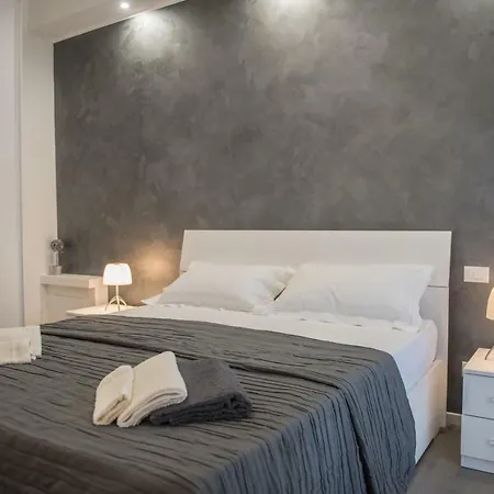 Parini Flat * Lecce